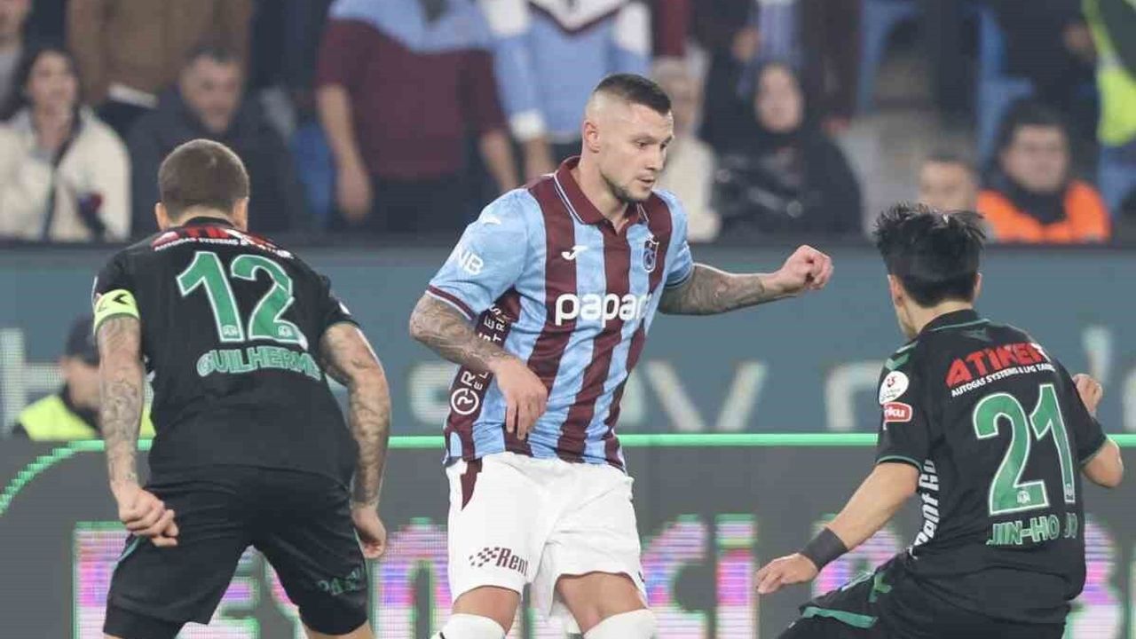 Trendyol Süper Lig: Trabzonspor 1-1 Konyaspor (İlk Yarı)