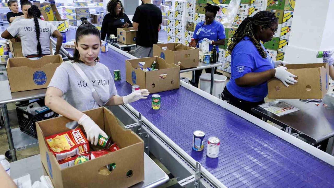 Trump, Gıda Yardımları ve Hükümet Kapatmaları Hakkında Açıklamalarda Bulundu