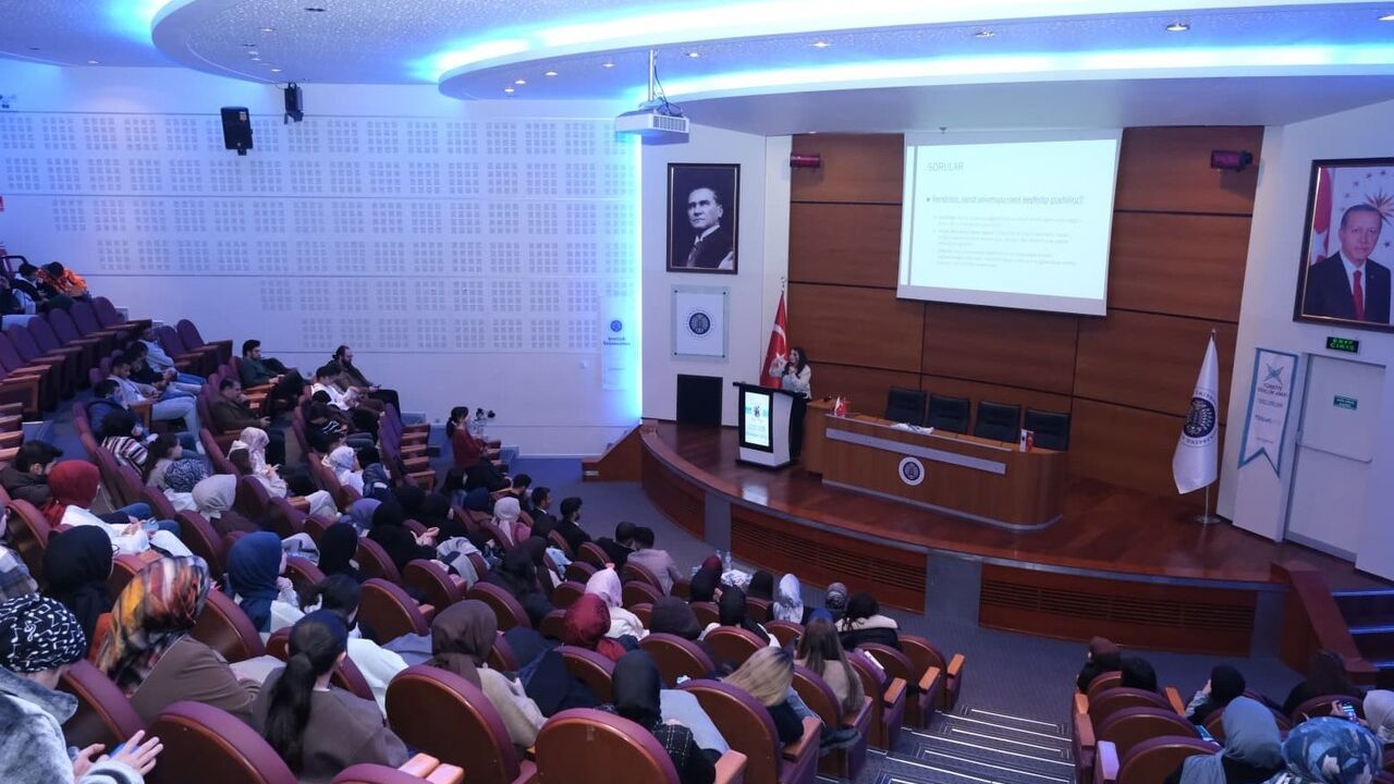 TÜGVA Palandöken'de "Zor Zamanlarda Umudu Korumak" söyleşisi