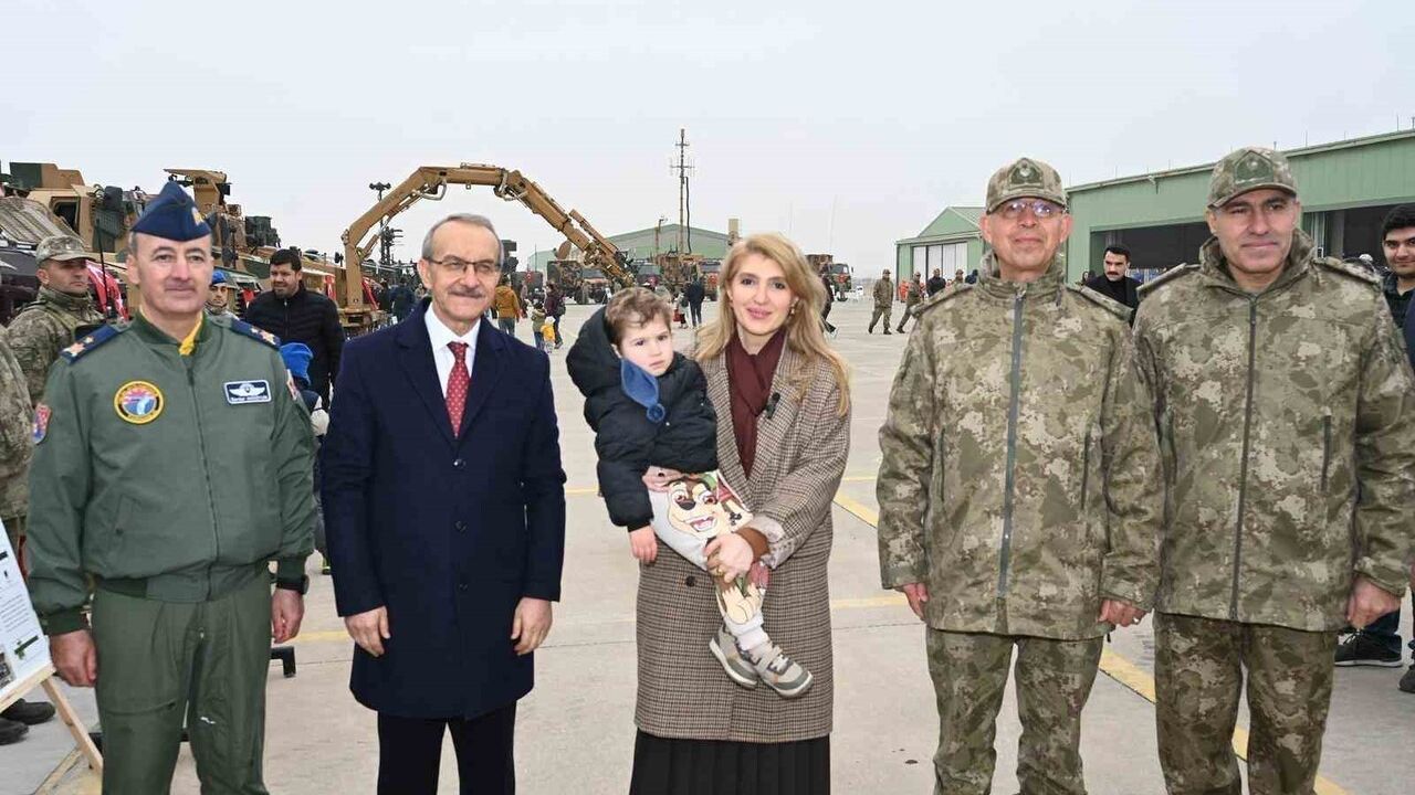 Tulga-1 Kışlası Malatya'da İlk Kez Halka Açıldı — Yerli ve Milli Sistemler Sergilendi