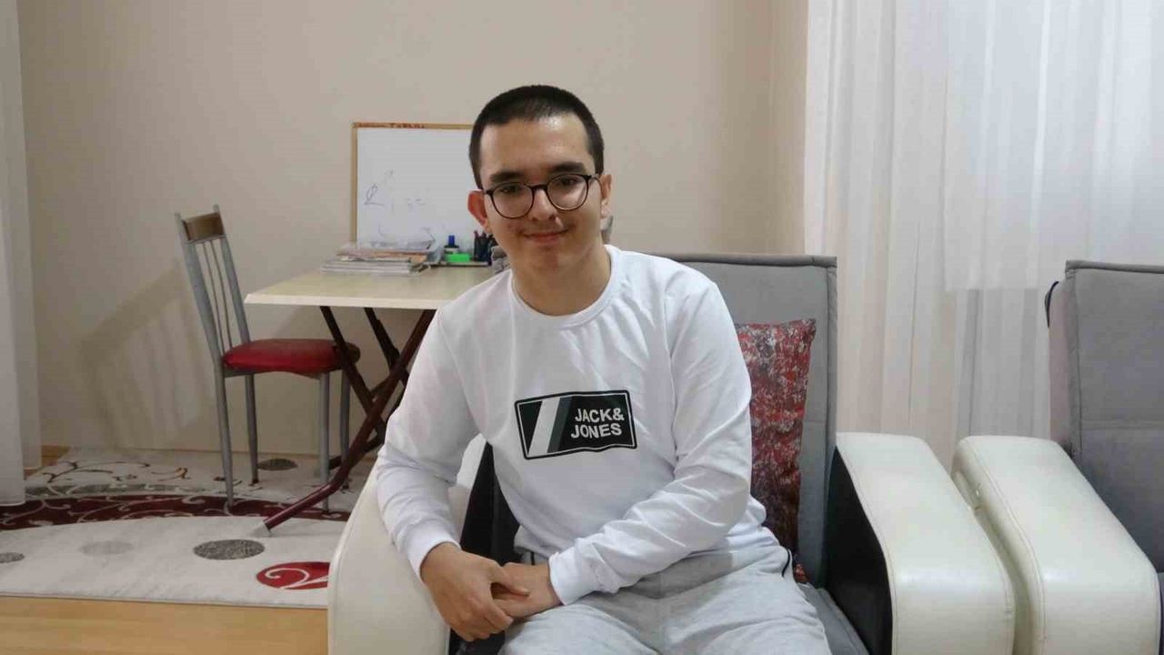 Tunceli'de 10 yıllık evde eğitim: Beran Adın'ın azmi