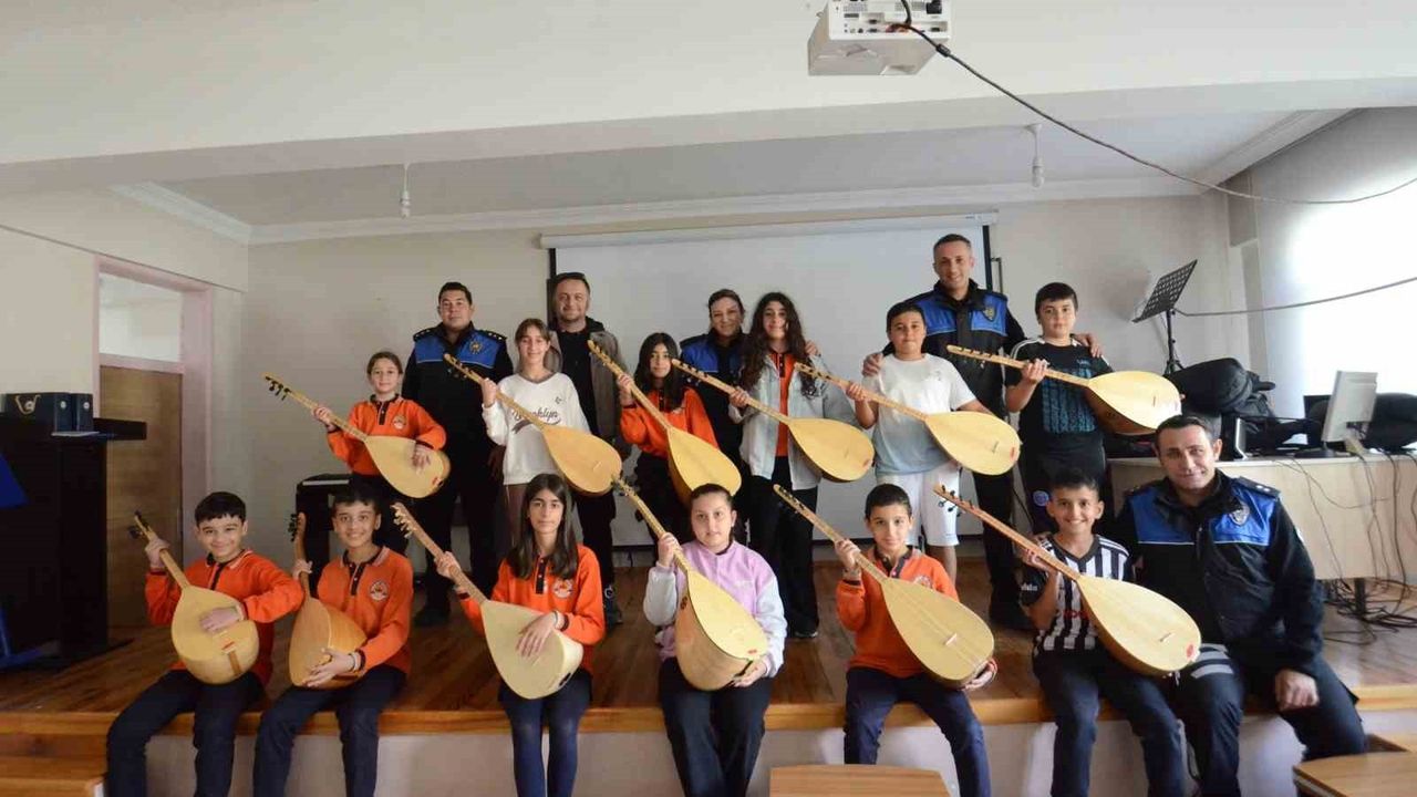 Tunceli'de Emniyetten Öğrencilere Eğitim ve Eğlence Programı