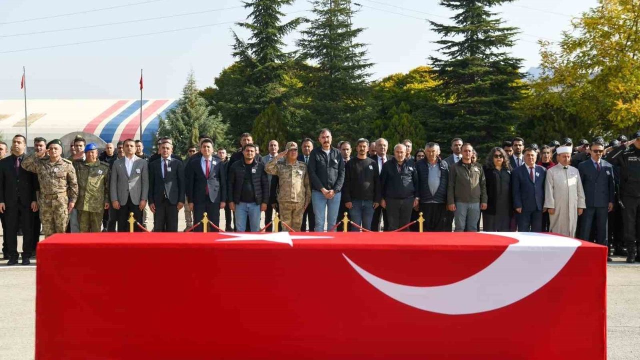 Tunceli'de trafik kazasında hayatını kaybeden Uzman Çavuş Yılmaz memleketine uğurlandı