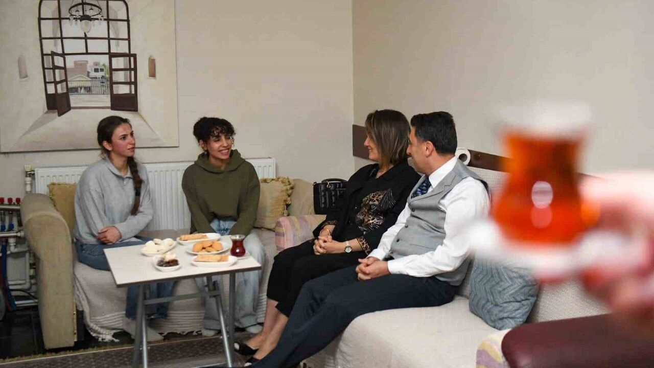 Tunceli'de üniversite öğrencilerine aylık gıda desteği