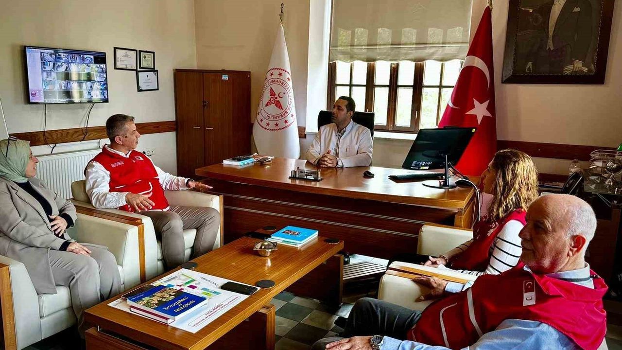 Türk Kızılay Manisa’dan Ruh Sağlığı Hastalarına Giysi Desteği