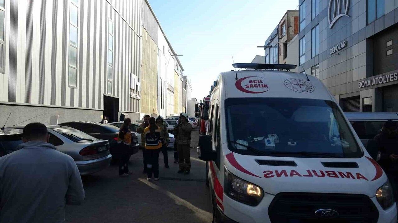 Tuzla’da Mengiyay Yachts tersanesinde kaynak kıvılcımı yangını