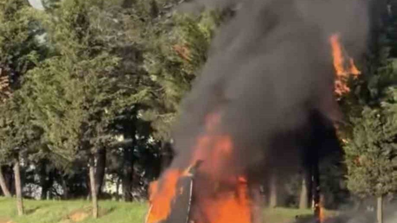 Tuzla'da seyir halindeki dorsesiz tır alev aldı