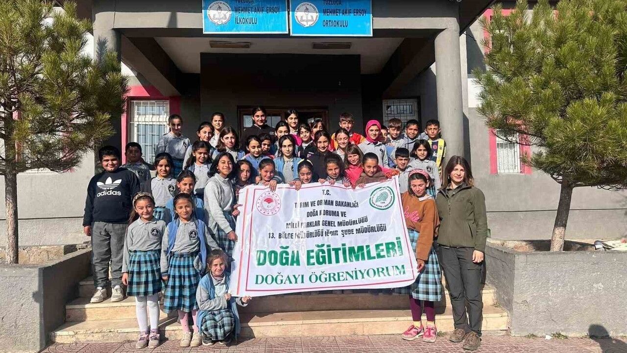 Tuzluca'da öğrencilere biyolojik çeşitlilik ve biyokaçakçılık eğitimi verildi