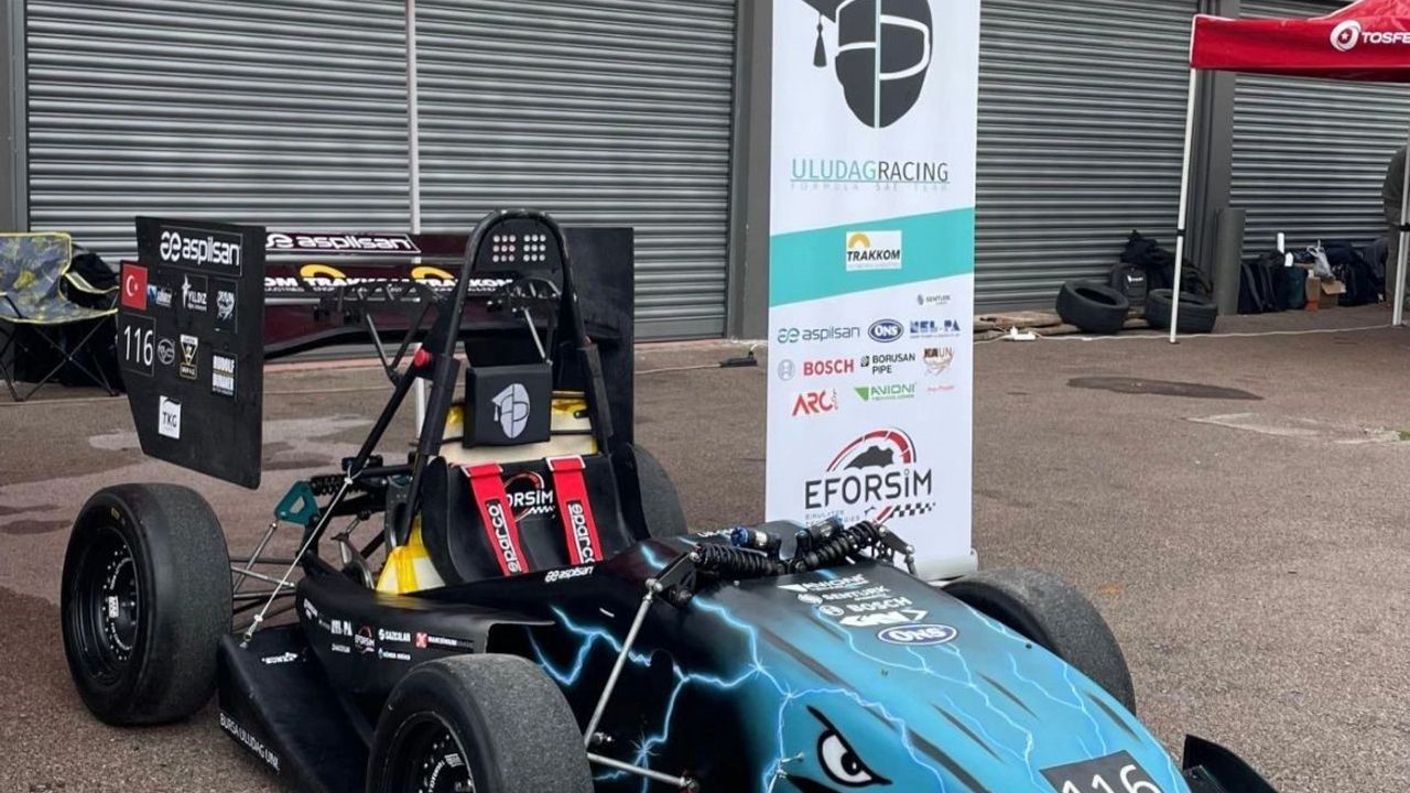 Uludağ Üniversitesi OTTOSEM'de İlk Elektrikli Formula Aracını Tanıtıyor