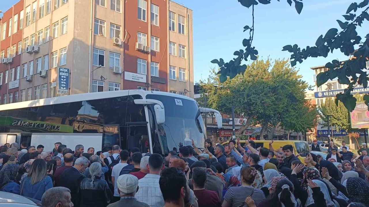 Umre Yolcuları Köşk’ten Kutsal Topraklara Uğurlandı