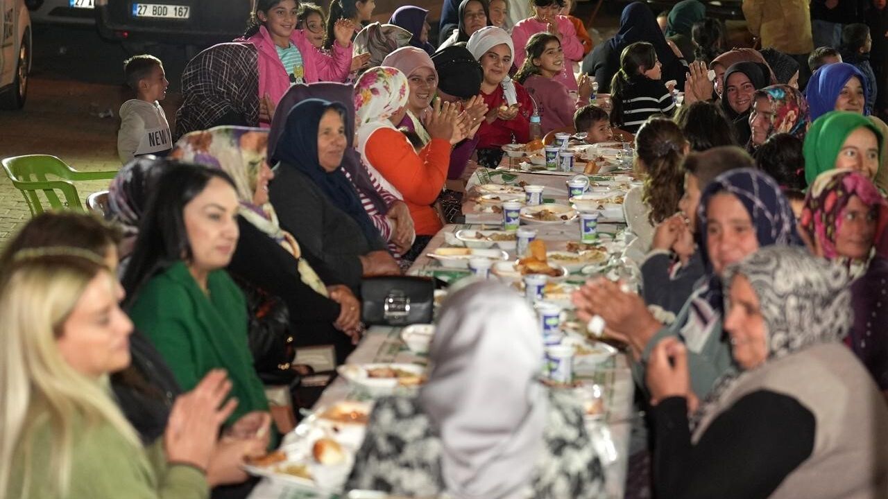 Umut Yılmaz'a Kozluyazı'da coşkulu karşılama