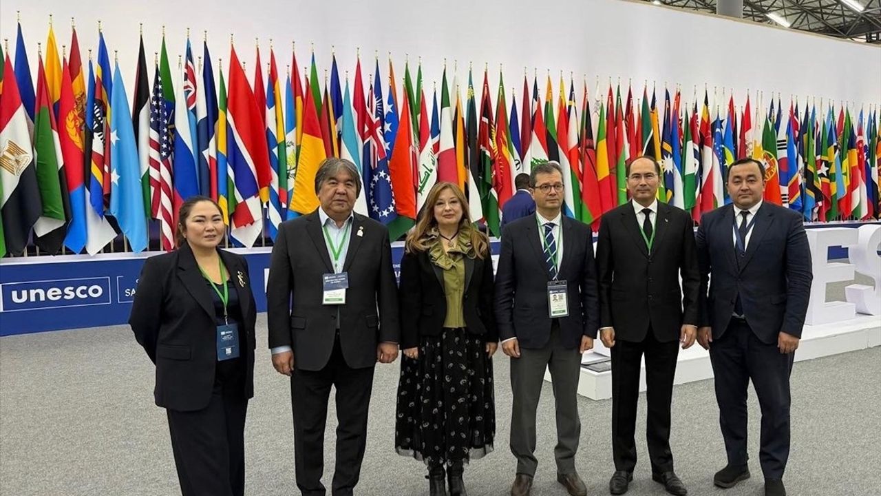 UNESCO'dan Tarihi Karar: 15 Aralık Dünya Türk Dili Ailesi Günü