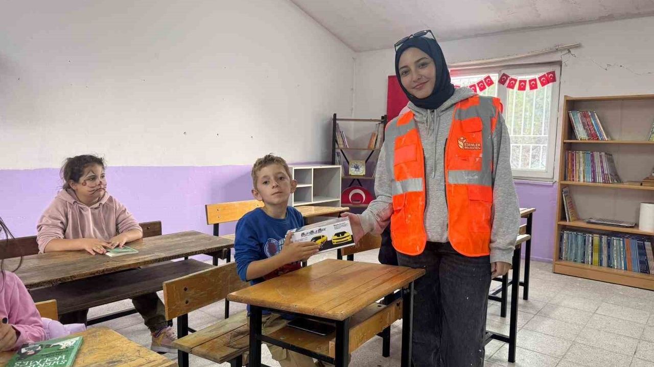 Üniversite Öğrencileri Salur İlkokulu’nu Yeniledi