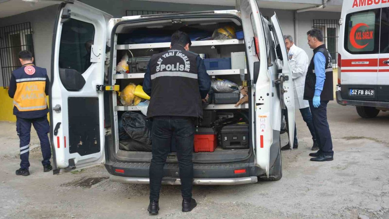 Ünye'de 4 çocuk babası evinde ölü bulundu