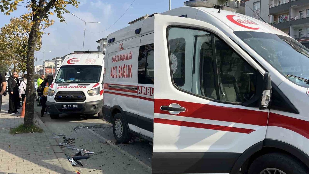 Ünye’de dolmuşun cipe arkadan çarpması: 13 yaralı