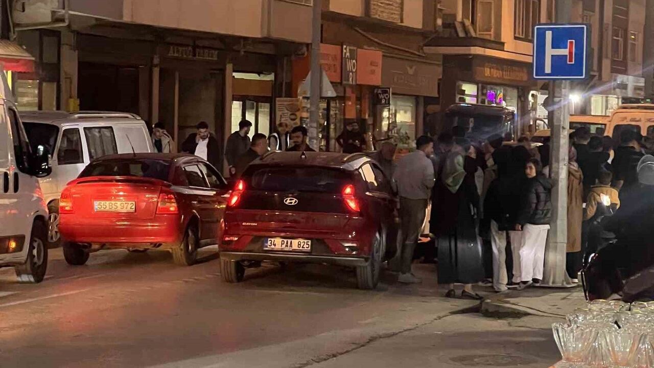 Ünye'de otomobilin çarptığı 86 yaşındaki adam ağır yaralandı