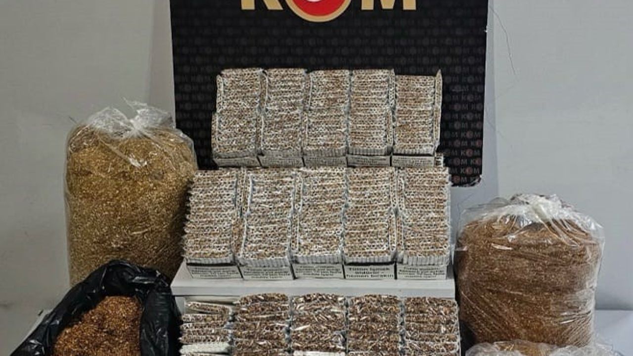 Uşak’ta 11 bin gram kaçak tütün ve 6 bin 200 makaron ele geçirildi