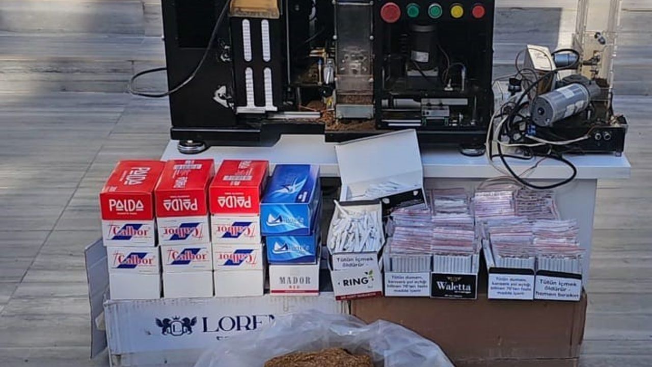 Uşak'ta Kaçak Makaron ve Tütün Operasyonu