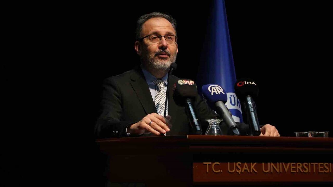 Uşak Üniversitesi 2025-2026 akademik yılı törenle açıldı