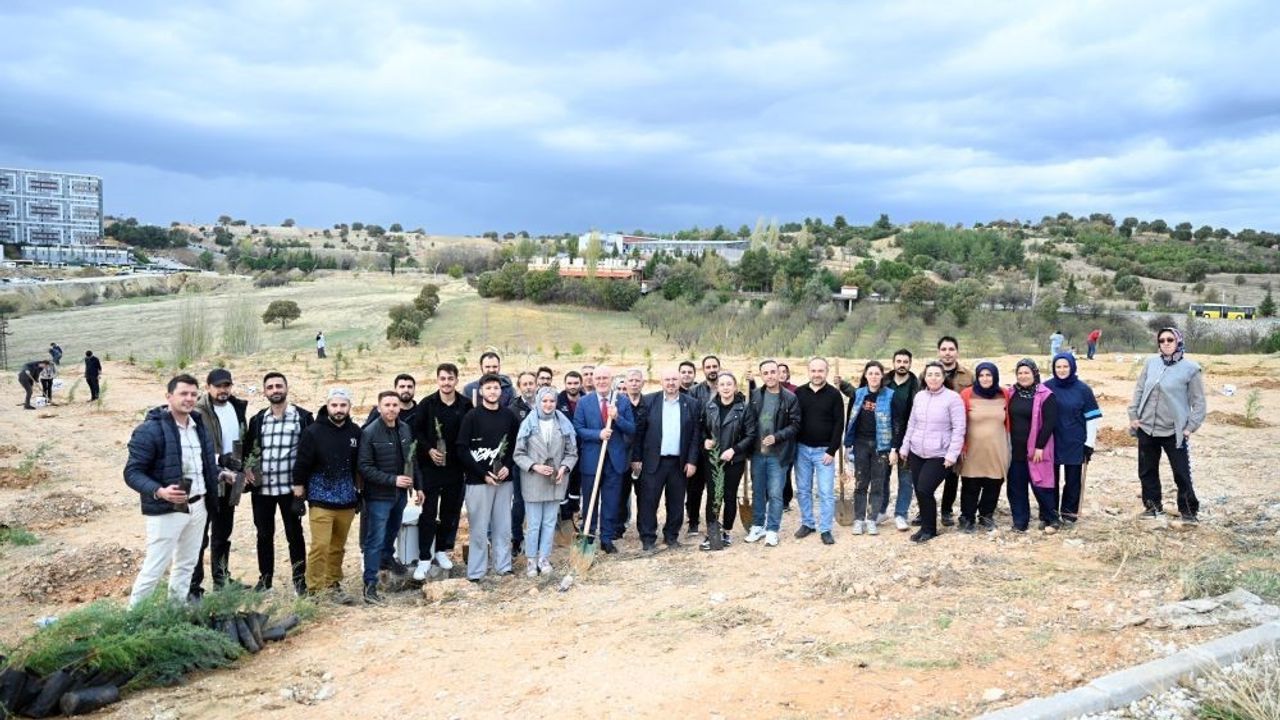 Uşak Üniversitesi'nde 11 Kasım'da 200 fidanla yeşil adım