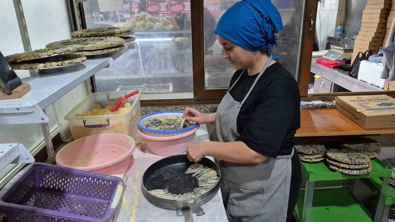 Usta balıkçıdan hamsi pişirmenin sırları