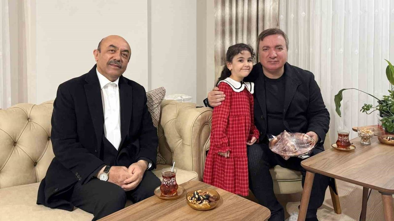 Vali Aydoğdu, Minik Beyza ve Ailesini Ziyarette Bulundu