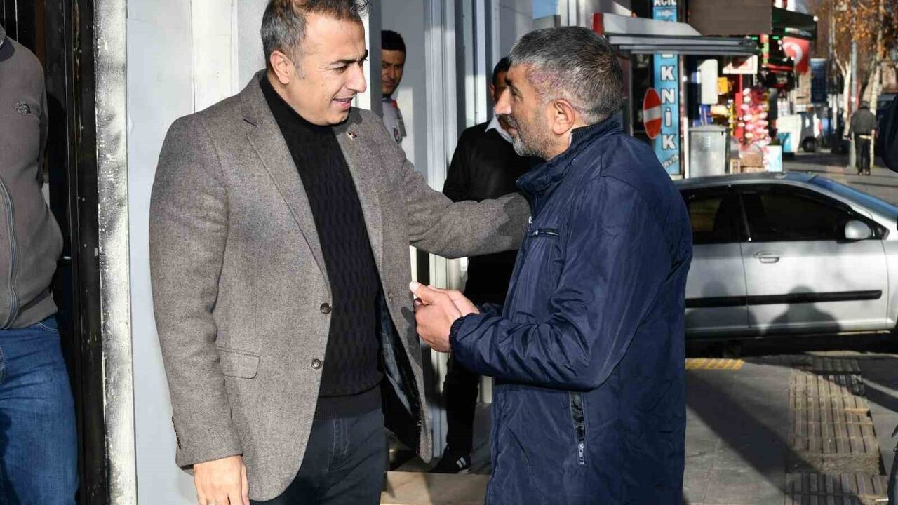 Vali Çiçek, Kongre Caddesi'ndeki esnafı ziyaret etti