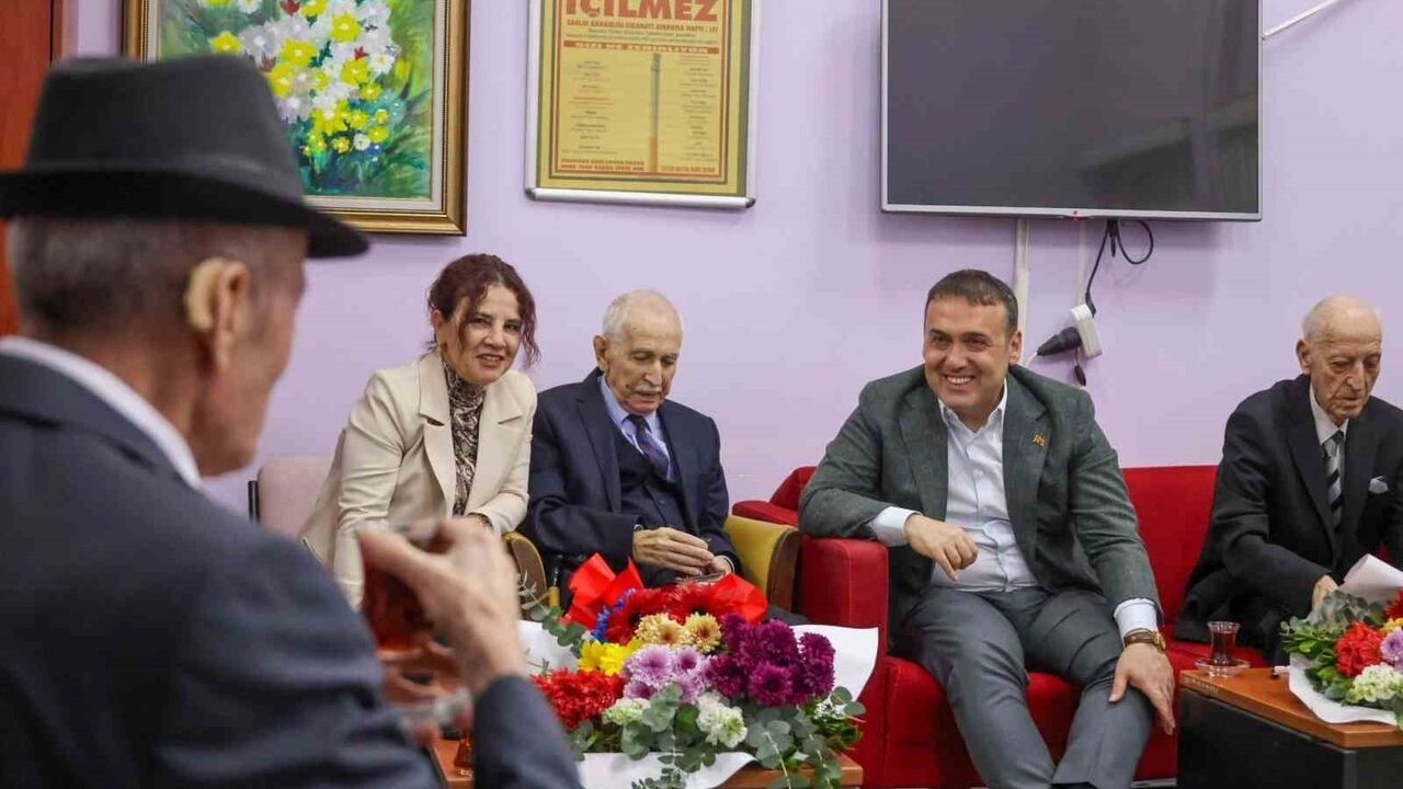 Vali Sözer'den huzurevinde emekli öğretmen ziyareti