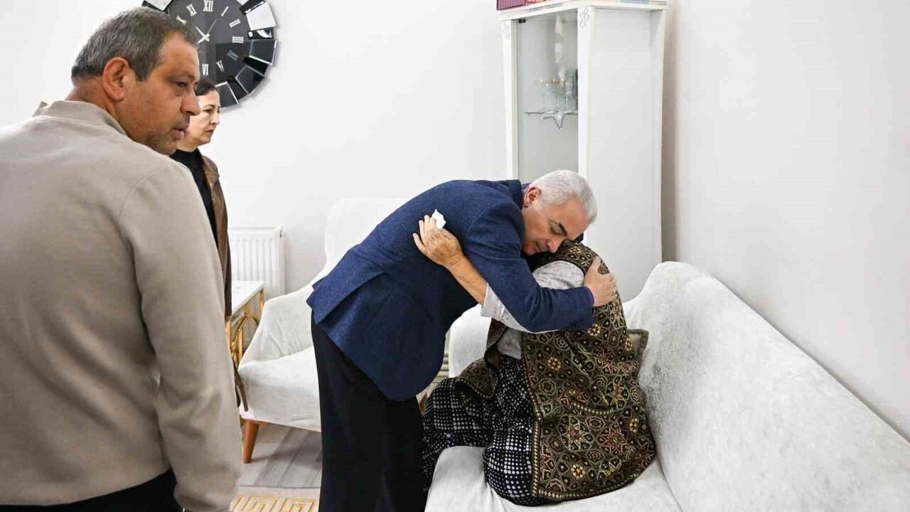 Vali Turan ve Kaymakam Yıldız'tan Rümeysa Sanpur ailesine taziye ziyareti
