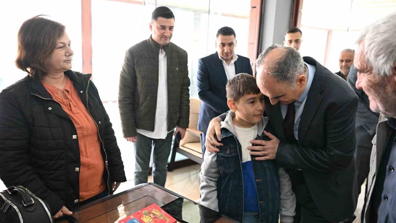 Vali Vahdettin Özkan Salihli’de şehit aileleri ve gazilerle buluştu