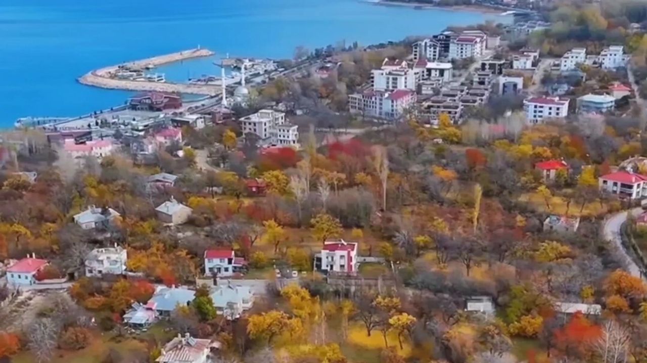 Van'da Sonbaharın Kartpostallık Renkleri