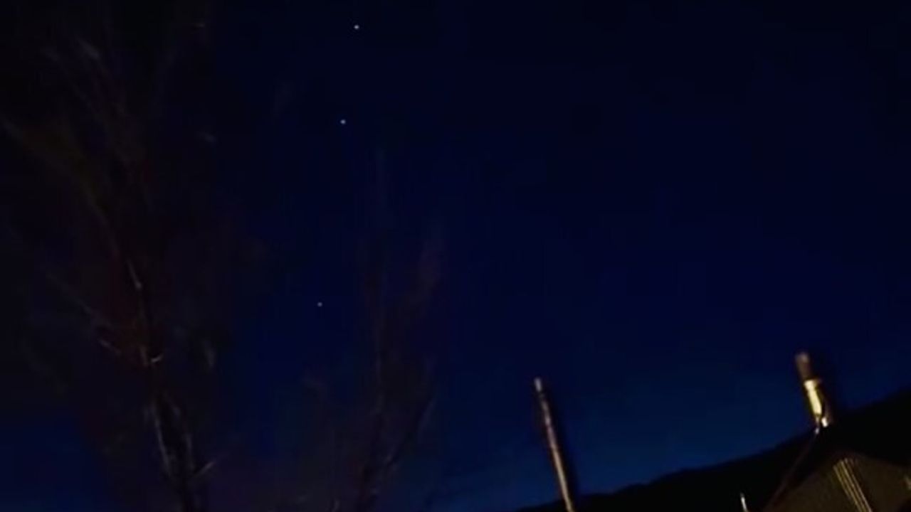 Van'da Starlink uyduları üç ilçede tek sıra halinde görüntülendi