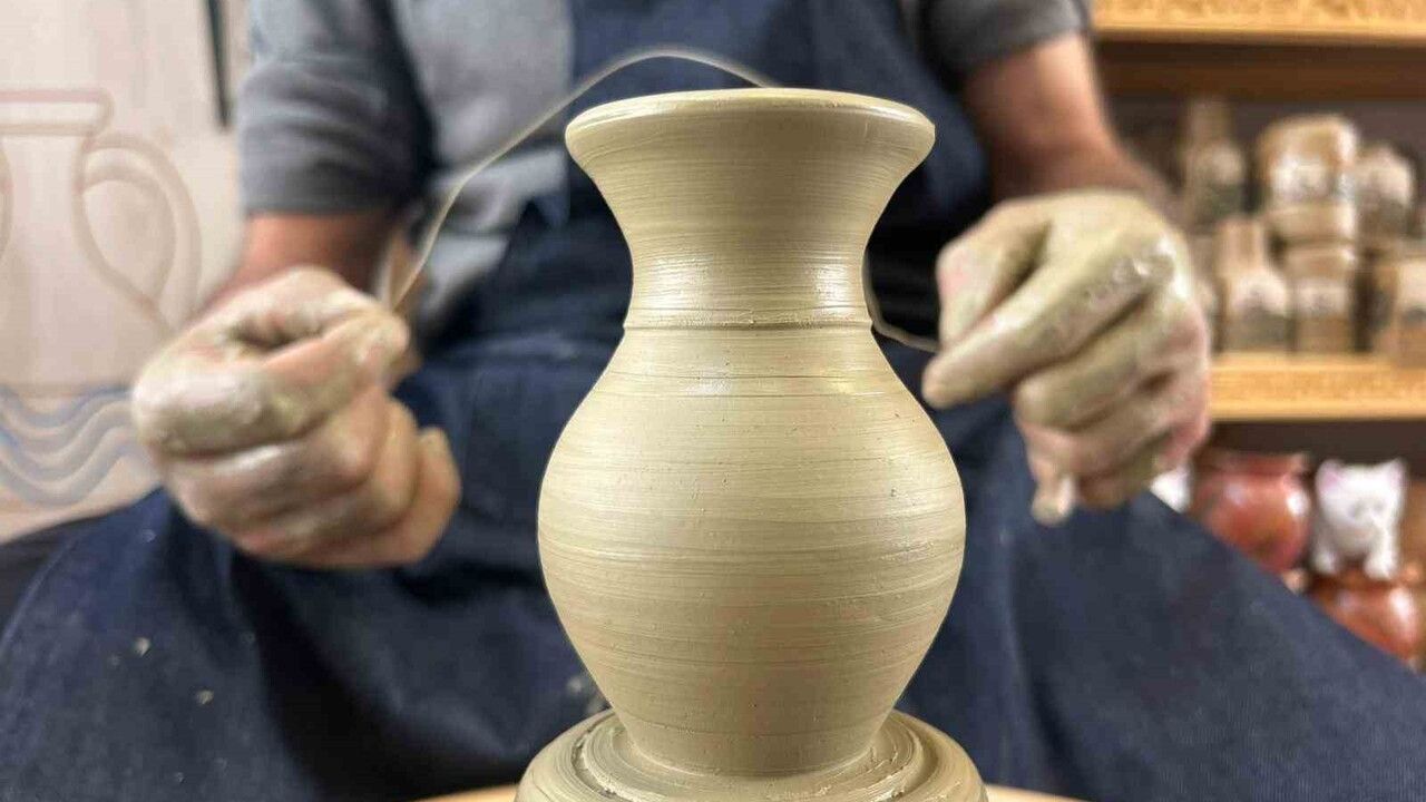 Van’ın son çömlek ustası Osman Eşme: Geleneksel çömlekçiliği yaşatma çabası