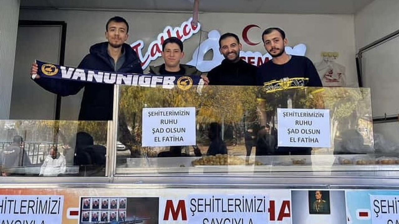 Van YYÜ Gönüllülerinden 20 Şehit İçin Lokma Dağıtımı