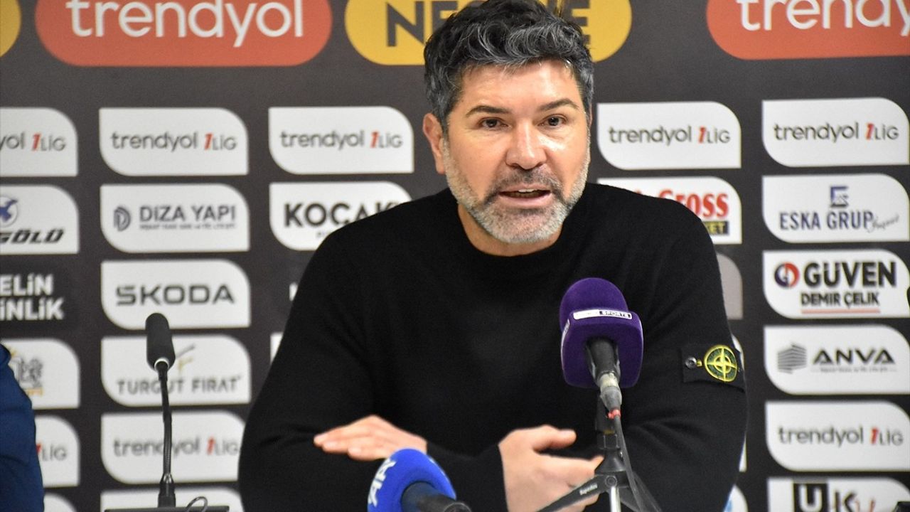 Vanspor-Sakaryaspor Maçından Sonra Teknik Direktörler Açıklamalarda Bulundu