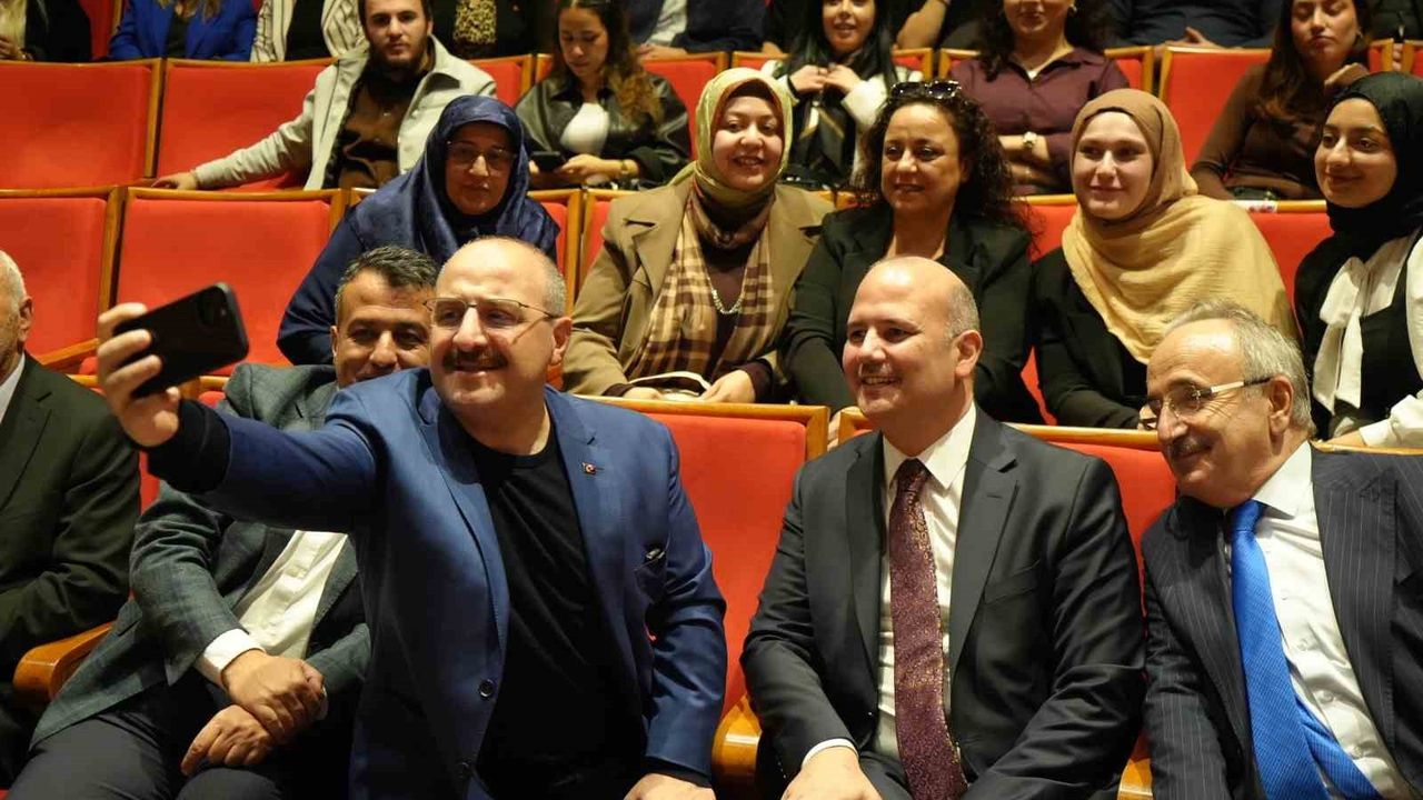 Varank: Türkiye’nin en büyük sorunlarından biri sağlıklı muhalefetin yokluğu