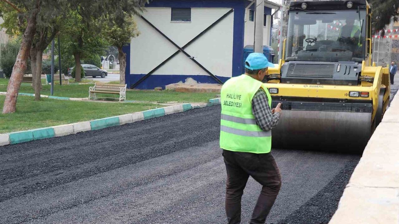 Veysel Karani Mahallesi'nde Asfalt Serimi