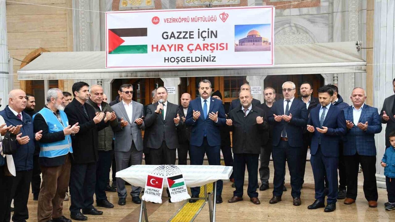 Vezirköprü'de Gazze Hayır Çarşısı açıldı
