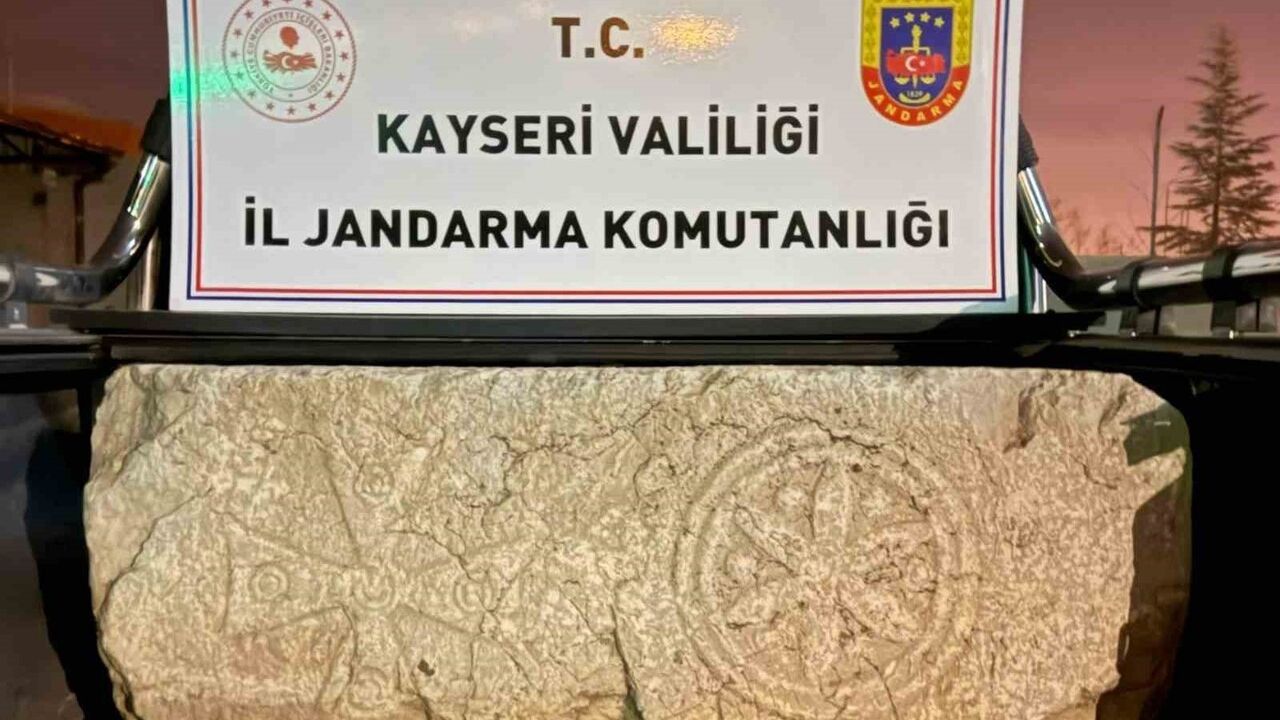 Yahyalı’da evde VI. yüzyıla ait kapı sovesi bulundu