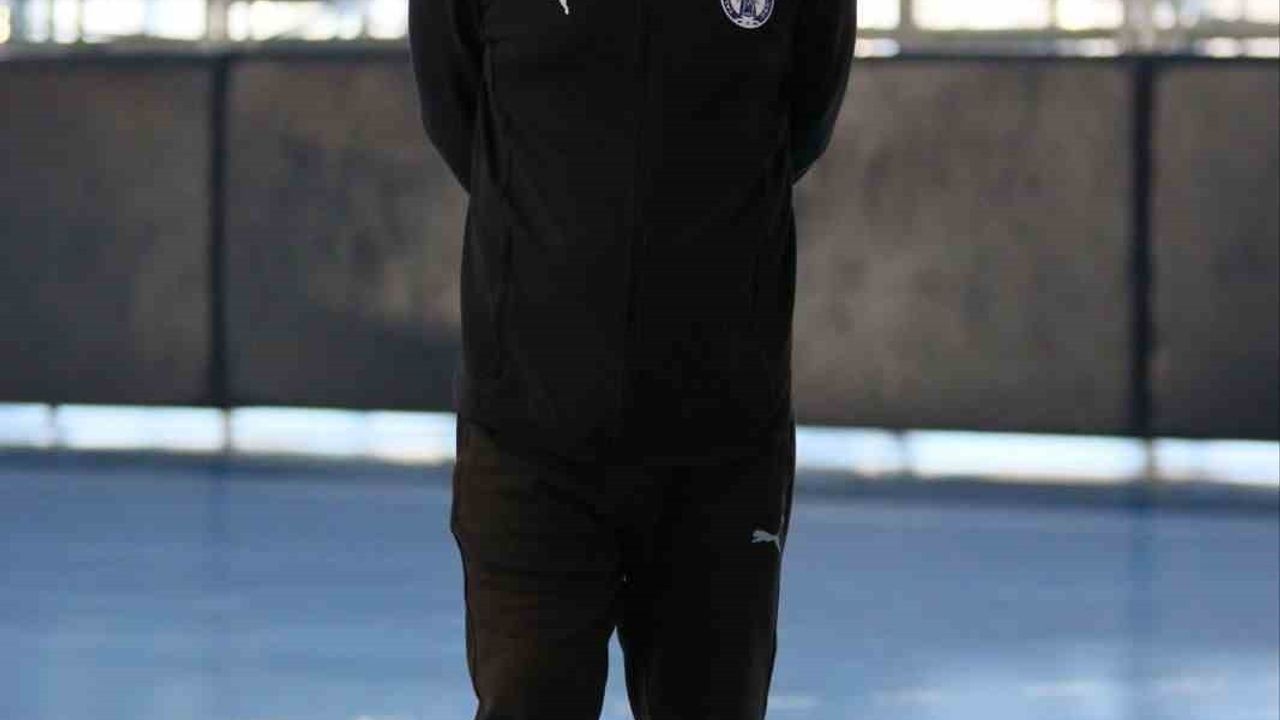 Yalıkavakspor Başantrenörü Kıvanç Özcan: Hedefimizden ayrılmadan yolumuza devam ediyoruz