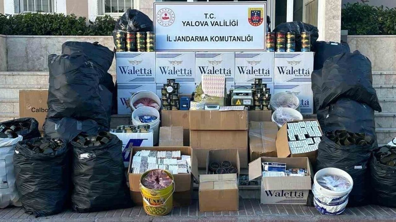 Yalova'da jandarmadan kaçak tütün operasyonu: 238 kilo tütün ve 159 bin 320 makaron ele geçirildi