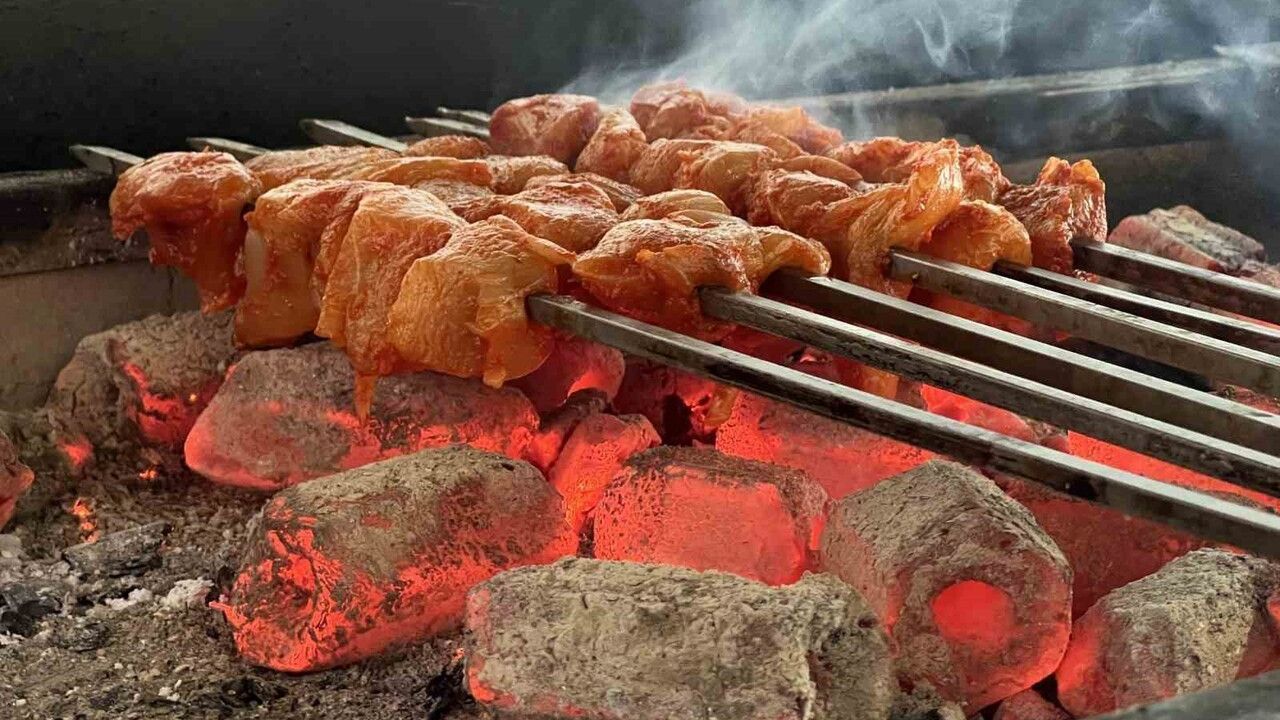 Yanlış Beslenme Uyarısı: Gıda Zehirlenmesi ve Kalp Krizi Riski