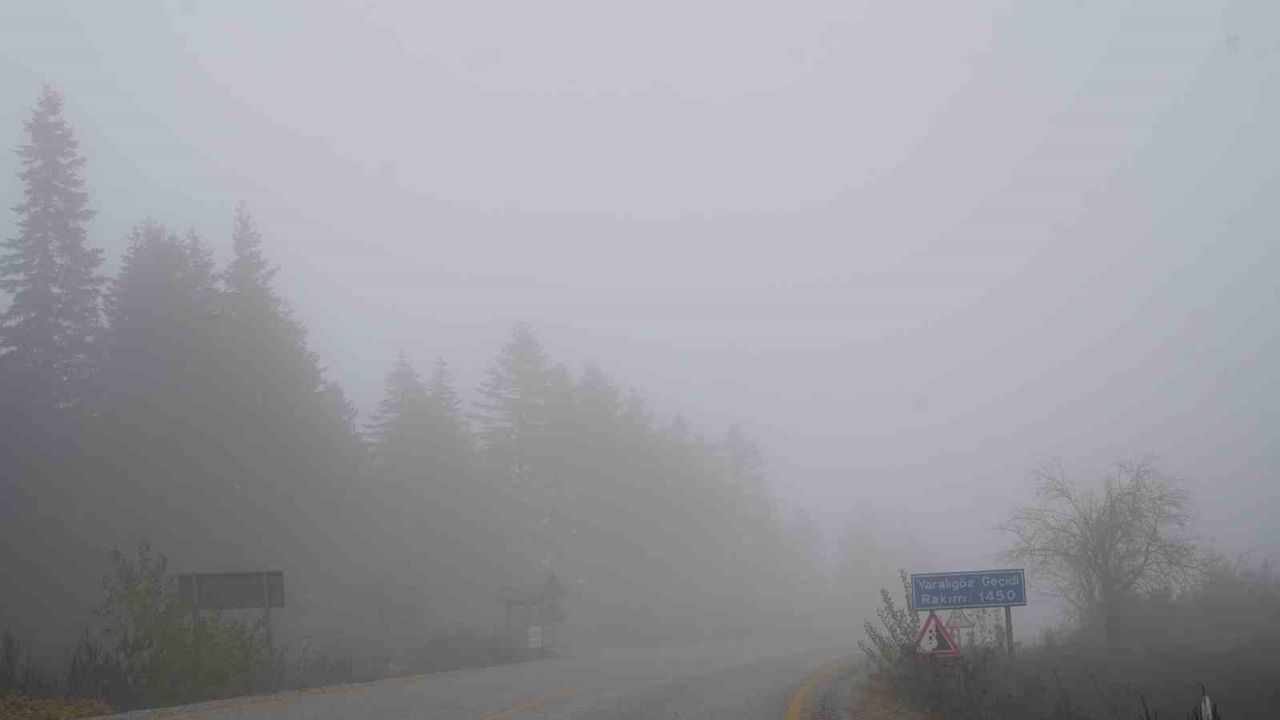 Yaralıgöz Geçidi'nde Sis Görüşü 30 Metreye Düşürdü