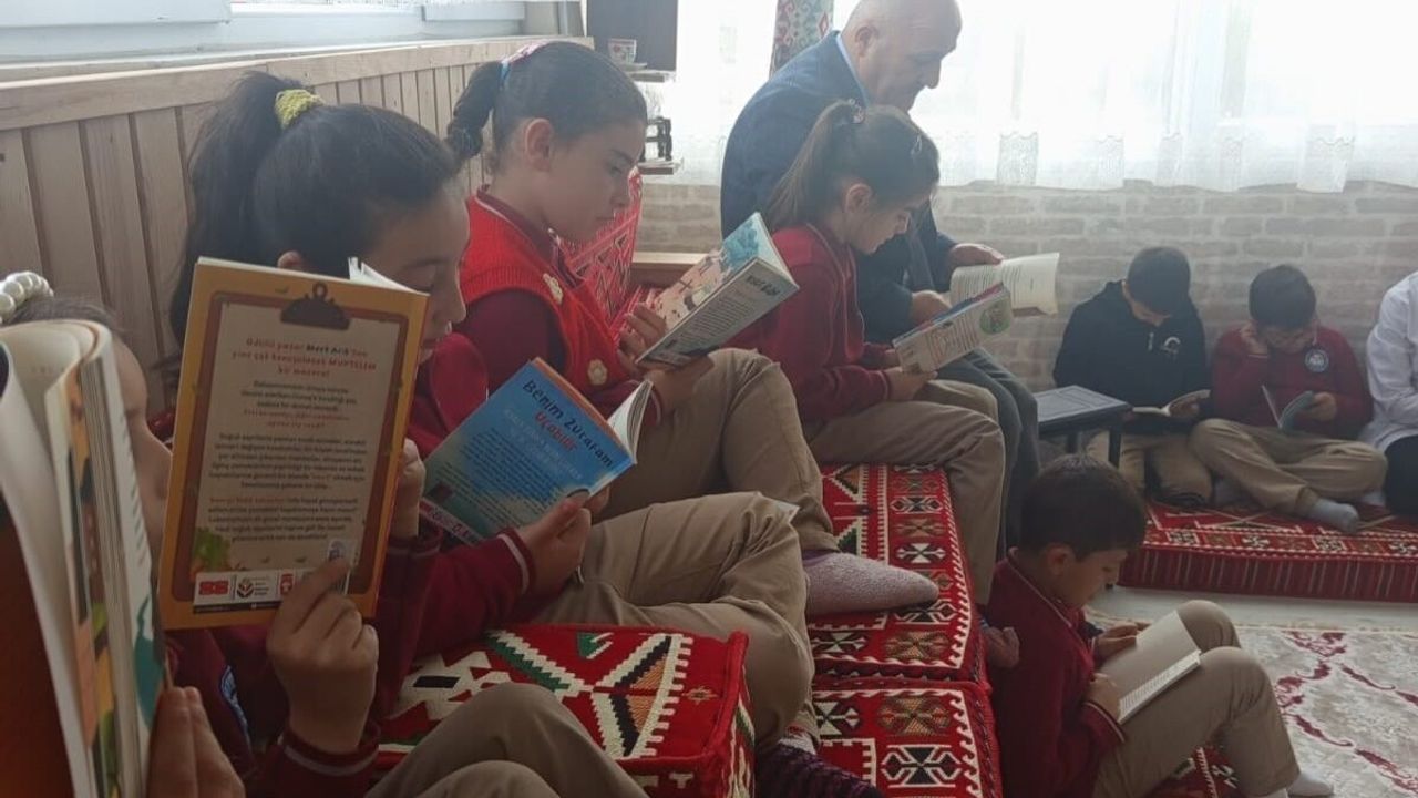 Yeni Kültür Odasında Kitap Okuma Etkinliği