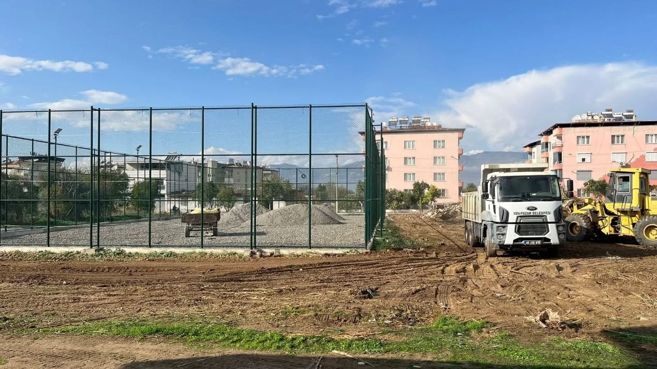 Yenipazar Çarşı Mahallesi’nde altyapı ve yeşil alan çalışmaları