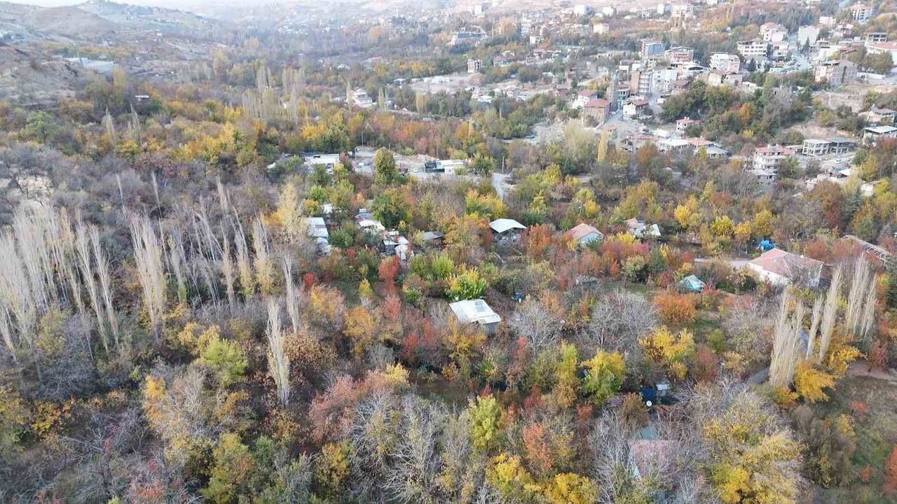 Yeşilyurt Gündüzbey'de Sonbaharın Kartpostallık Renkleri