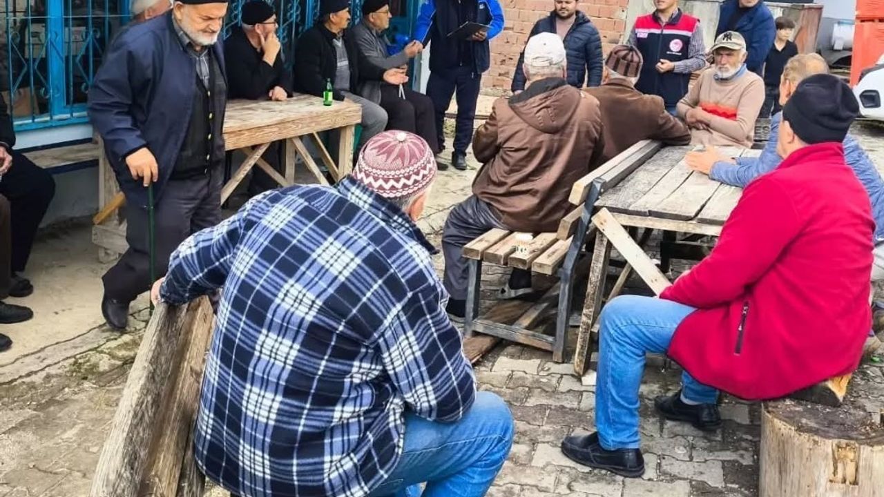 Yığılca’da Ziraat Mühendisleri Sahada: Çiftçilere Üretim ve Zararlı Bilgilendirmesi