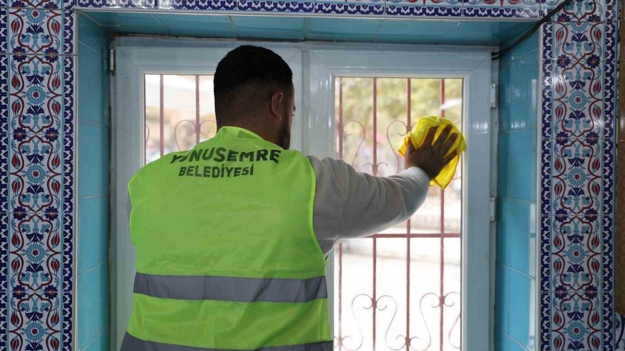 Yunusemre’de camiler pırıl pırıl