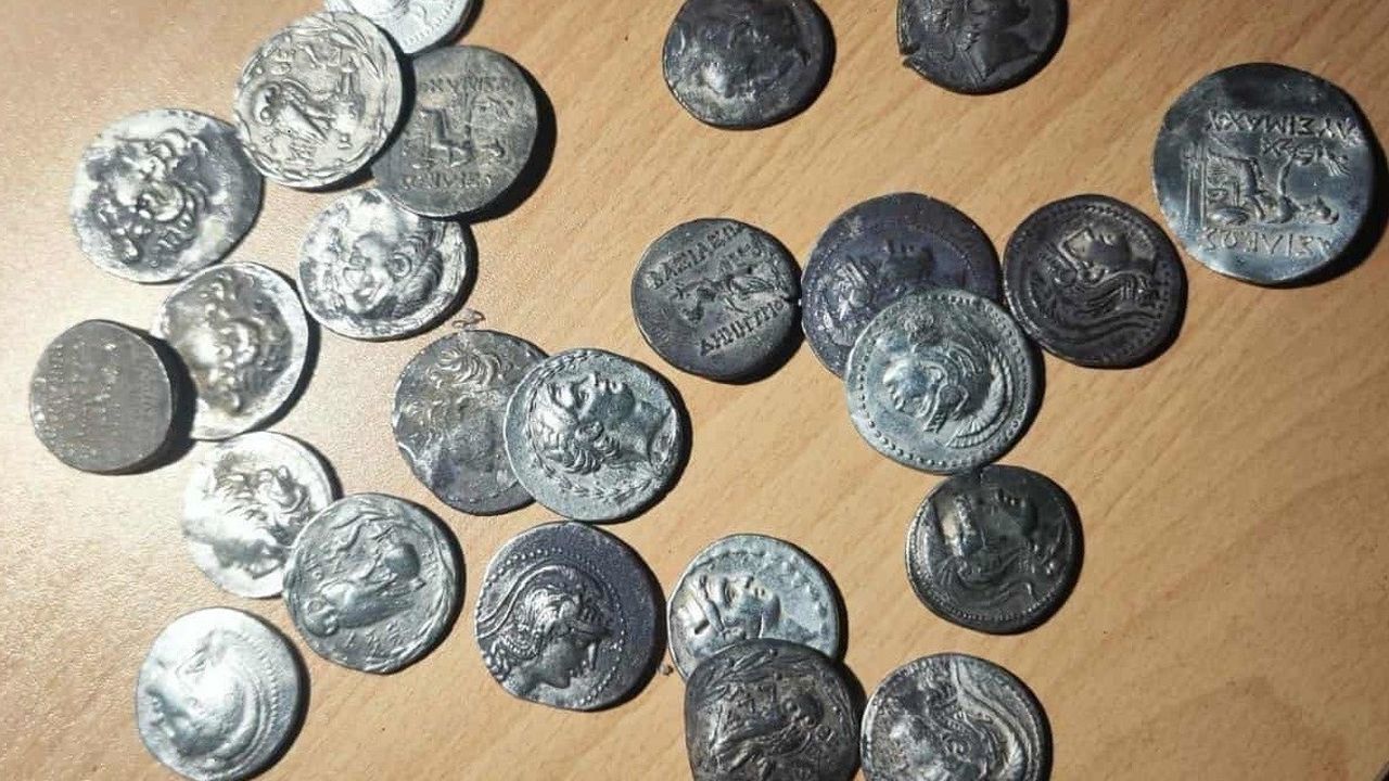 Yurt dışına kaçırılmak istenen 71 Bizans sikke Bulgaristan’da ele geçirildi