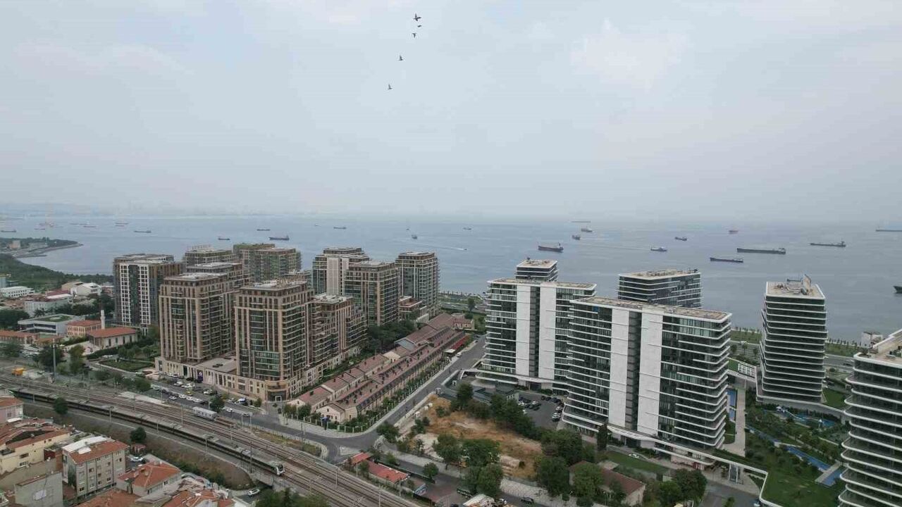 Zengin Türkler Dubai'ye Yöneldi: 2024'te 10 binden Fazla Konut Alındı